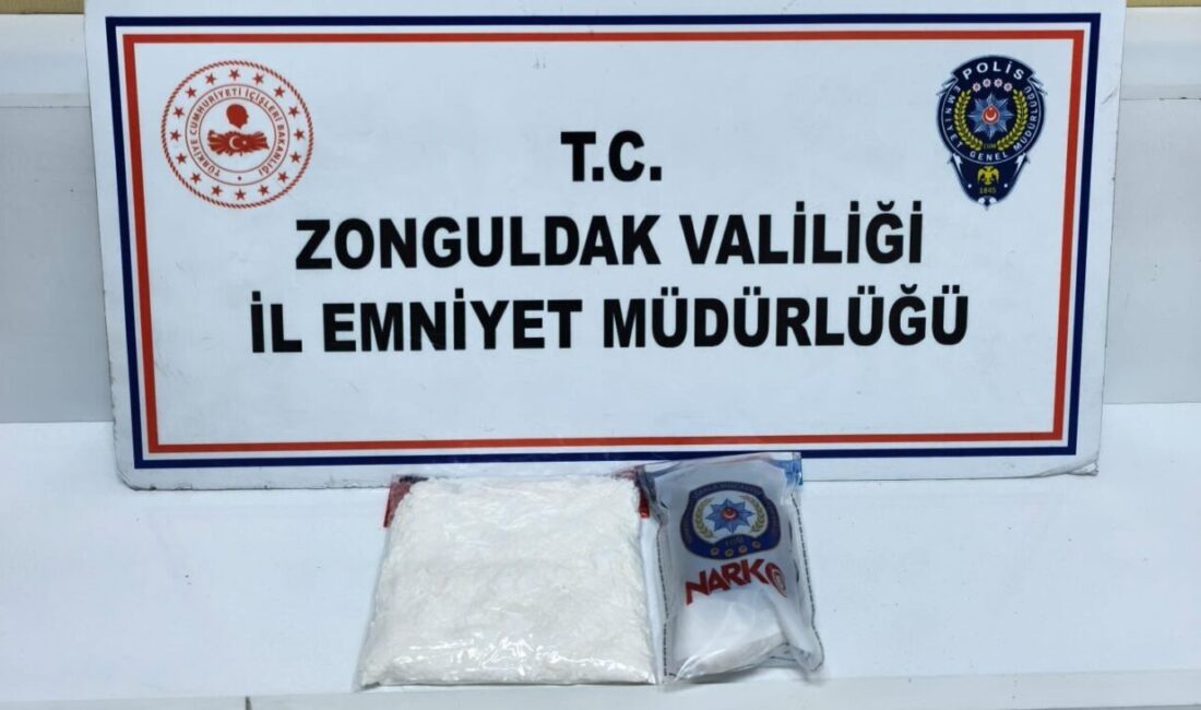 Zonguldak’ta gerçekleştirilen bir uyuşturucu operasyonunda yakalanan 3 şüpheli tutuklanarak cezaevine