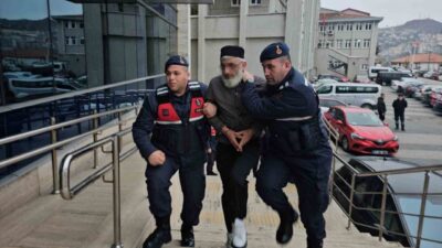 Zonguldak’ta yaşanan olayda, boşanma sürecindeki eşini ve kayınvalidesini sokak ortasında