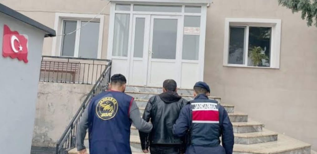 Yozgat İl Jandarma Komutanlığı, aranan şahısların yakalanmasına yönelik yürüttüğü çalışmalar