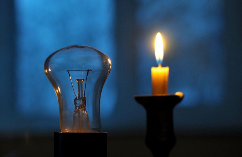 60 Evler Mahallesi sakinleri, son günlerde sık sık yaşanan elektrik