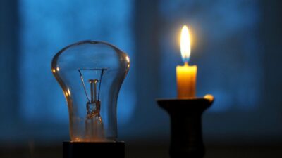 60 Evler Mahallesi sakinleri, son günlerde sık sık yaşanan elektrik