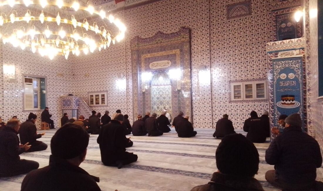 Yerköy İlçe Müftülüğü tarafından düzenlenen “Sabah Namazı Buluşması Programı” Bedri Aydın