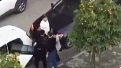 Adana’da bir adam, boşanma sürecinde olduğu eşini dövdükten sonra kaçarak