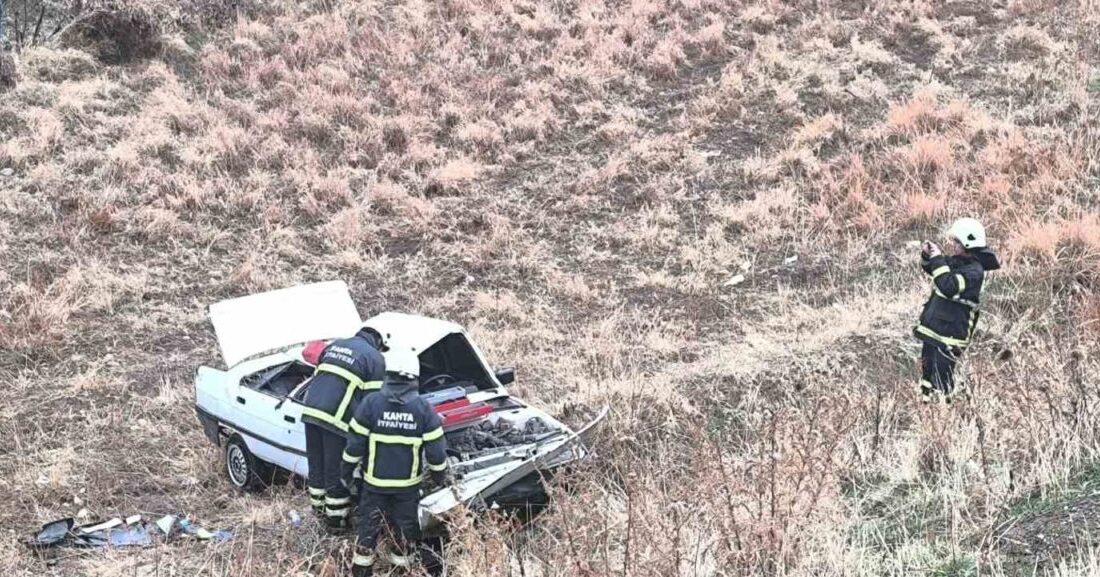 Adıyaman’ın Kahta ilçesinde bir otomobilin takla atarak şarampole yuvarlanması sonucunda