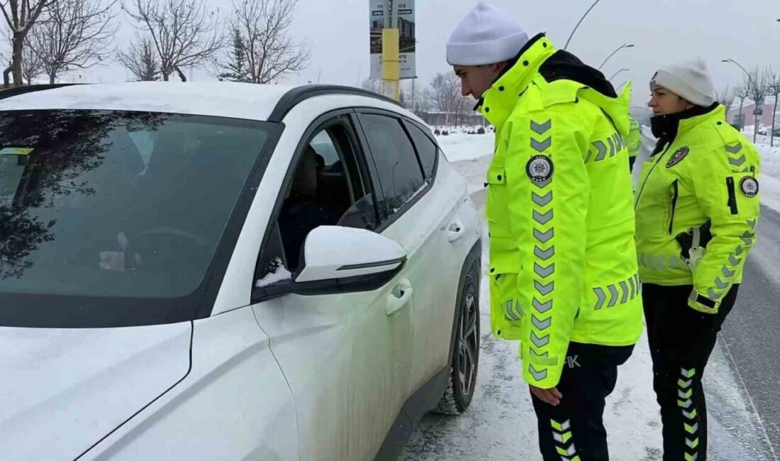 Ağrı İl Emniyet Müdürlüğü ekipleri, kış mevsiminin getirdiği zorlu hava