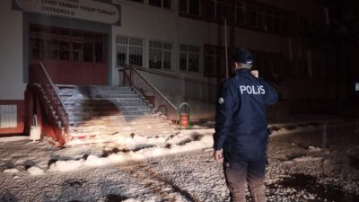 Akdağmadeni İlçe Emniyet Müdürlüğü ekipleri tarafından uyuşturucuyla mücadele ve eğitim