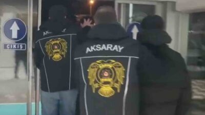 Aksaray ilinde bir bıçakçı dükkanına gece yarısı camı kırarak içerisindeki