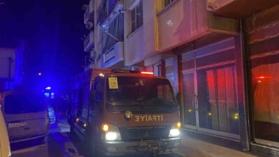 Alaşehir, Manisa’da sabahın erken saatlerinde bir apartmanın üst katında çıkan