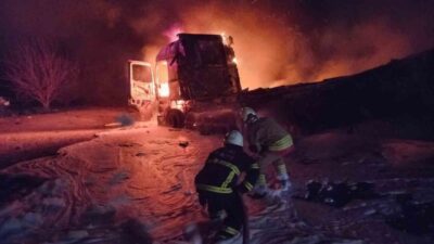 Hatay’ın Samandağ ilçesinde geç saatlerde meydana gelen bir yangın sonucunda