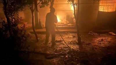 Hatay’ın Reyhanlı ilçesinde meydana gelen yangında, Bayır Mahallesi’nde bulunan tek