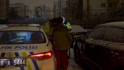 Kayseri’de polis ekipleri tarafından dur ihtarına uymayan sürücü, drift yaparak