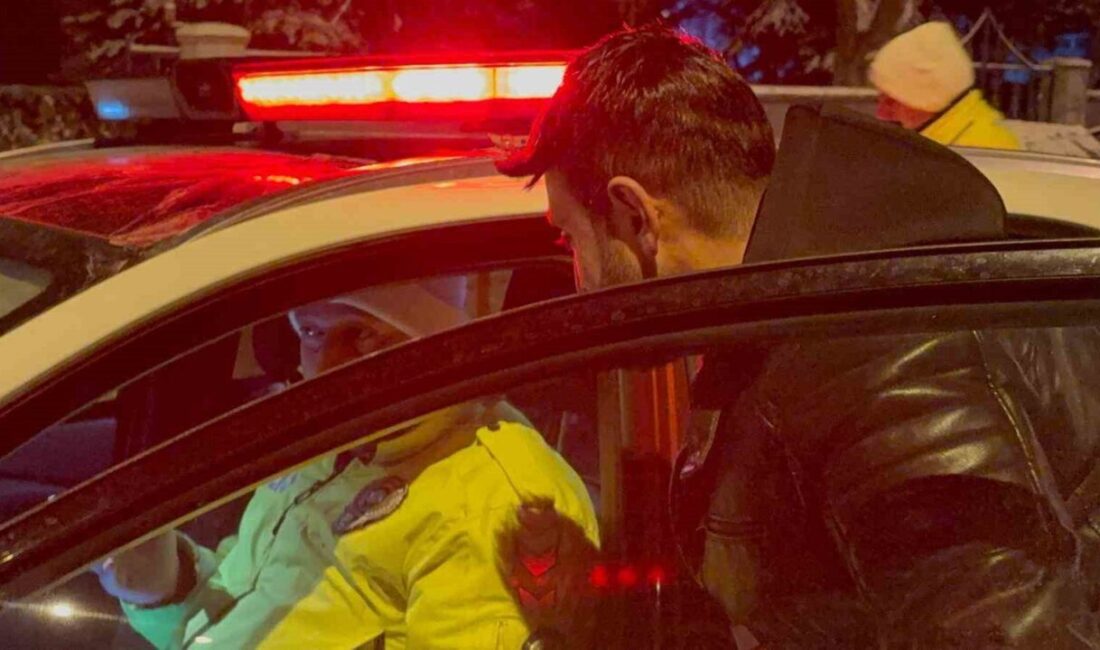 Kayseri’de polis ekipleri, Yıldırım Beyazıt Mahallesi Şehit Üsteğmen Mustafa Şimşek