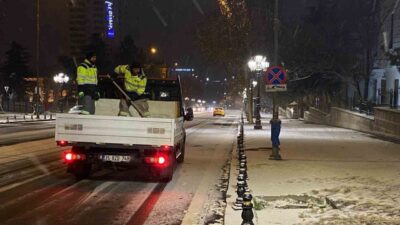 Ankara’da yeni yılın ilk saatlerinde kar yağışı etkili oldu. Başkent,