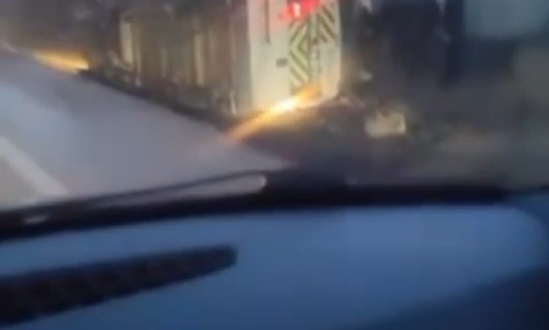Ankara’nın Akyurt ilçesinde bir servis aracının devrilmesi sonucu 7 kişi