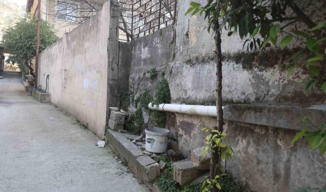 Antakya ilçesinde yaşanan olayda, 12 yaşındaki bir çocuk, annesi tarafından