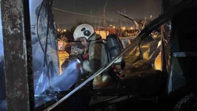 Hatay’ın Antakya ilçesine bağlı Saçaklı Mahallesi’nde, depremzede bir ailenin kaldığı