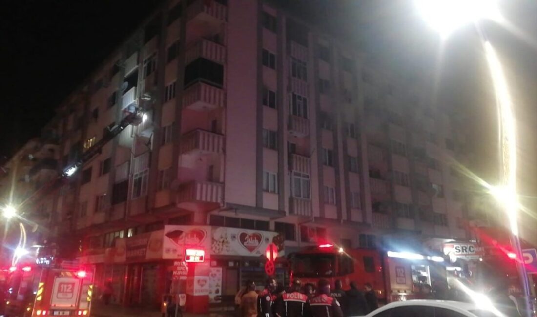 Afyonkarahisar’da bir apartmanda çıkan yangında dumandan etkilenen 5 kişi hastaneye