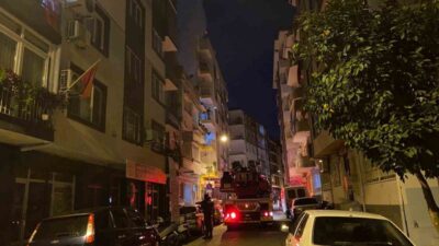 Aydın’ın Efeler ilçesinde bulunan bir apartmanın çatısından yükselen yoğun duman,