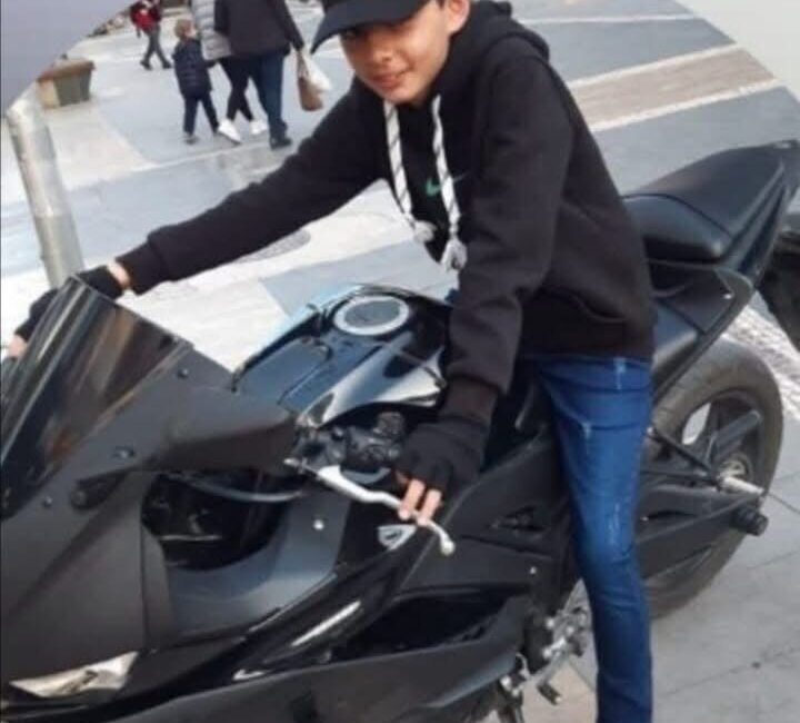 Tarsus ilçesinde meydana gelen trafik kazasında ağır yaralanan genç, hastanede