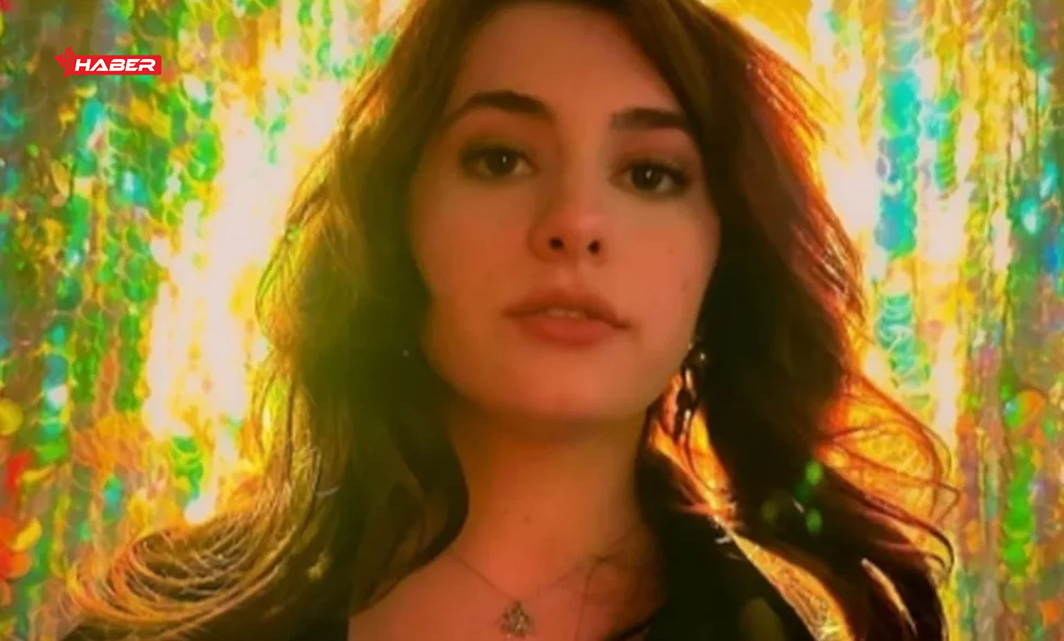 asude kelebek kaç yaşında