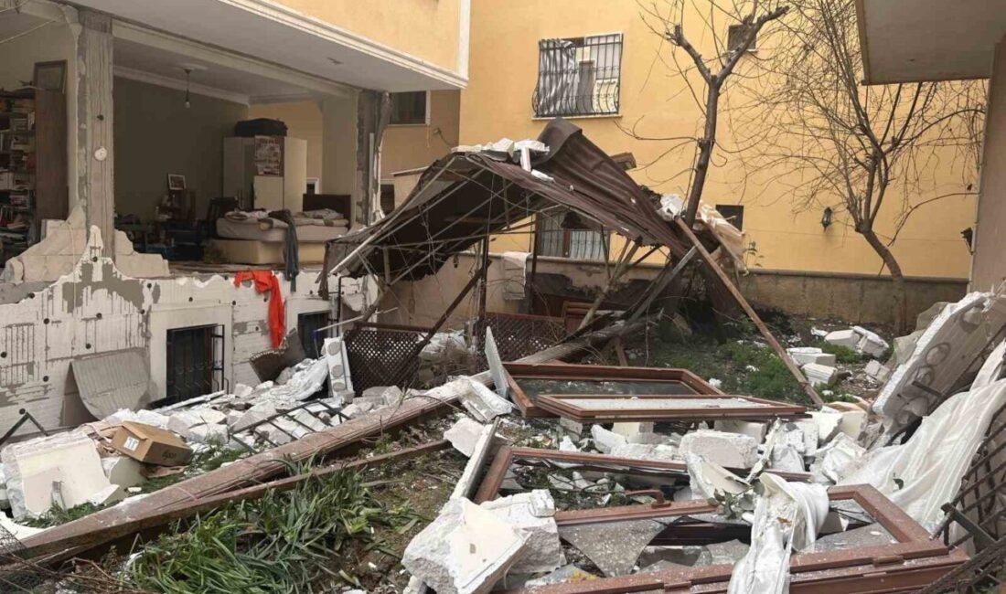 Ataşehir ilçesindeki bir binanın giriş katında meydana gelen doğal gaz