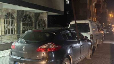 Avcılar ilçesinde, şiddetli rüzgarın etkisiyle 5 katlı bir binadan koparak