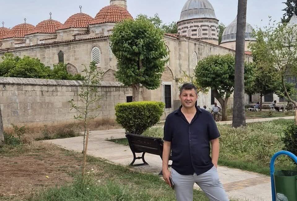 Efeler ilçesinde bir motosikletin çarpması sonucu bir yayaya aracın altında