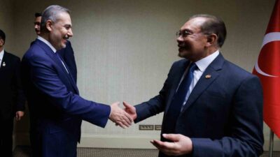 Türkiye’nin Dışişleri Bakanı Hakan Fidan, Malezya Başbakanı Enver İbrahim ve