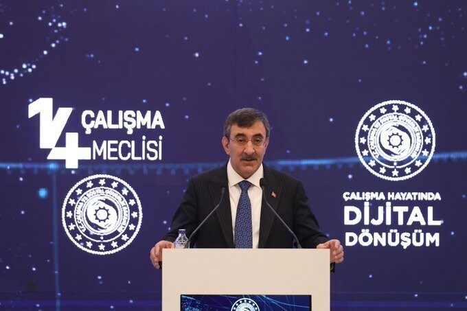 Çalışma ve Sosyal Güvenlik Bakanı Vedat Işıkhan, dijitalleşmenin iş güvencesi