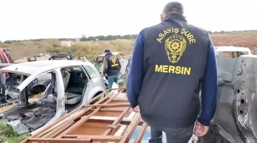 İçişleri Bakanı Ali Yerlikaya, Mersin’de ‘Change Araç’ çetesine yönelik gerçekleştirilen