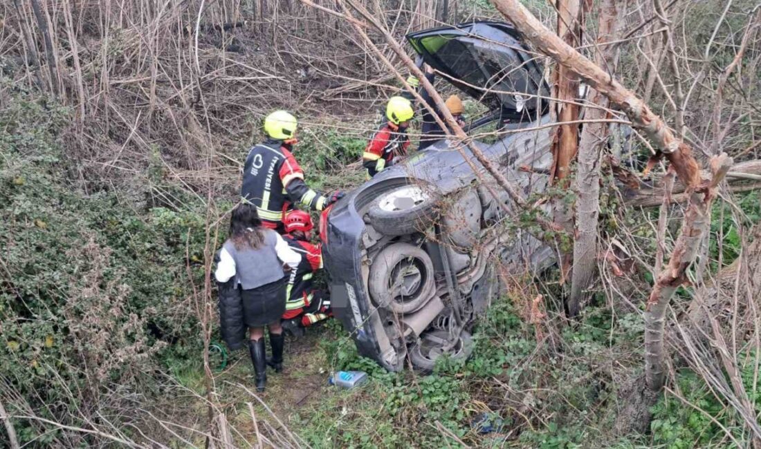 Balıkesir’de bir otomobilin kontrolden çıkarak şarampole uçtuğu kaza sonucunda bir
