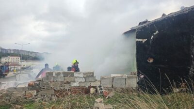 Balıkesir’in Bandırma ilçesinde, Liman Yolu Sokak’ta bulunan terk edilmiş bir