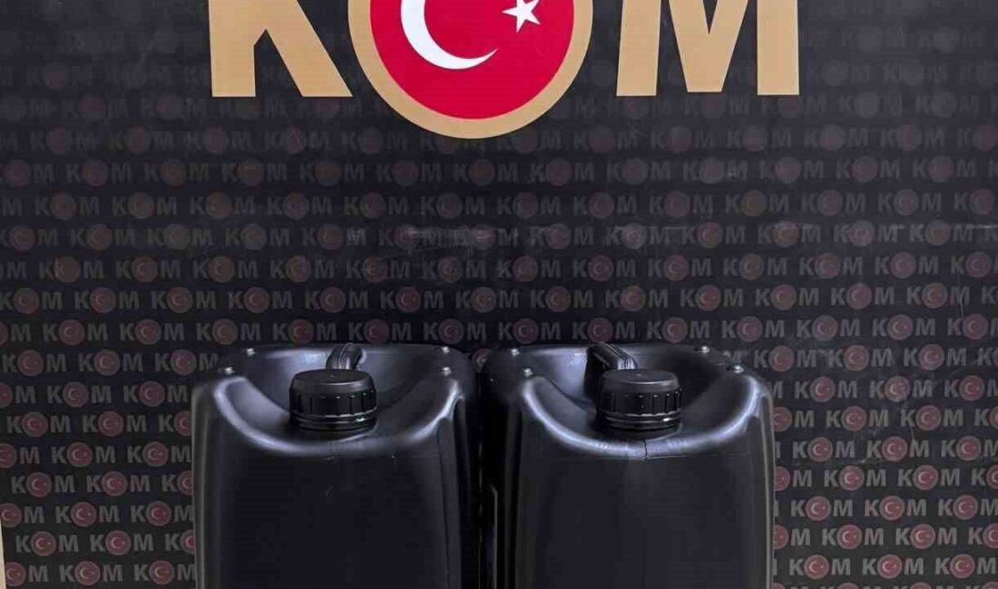 Bartın ilinde polis ekipleri tarafından gerçekleştirilen operasyonda 10 litre etil