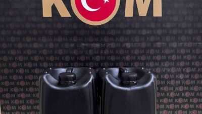 Bartın ilinde polis ekipleri tarafından gerçekleştirilen operasyonda 10 litre etil