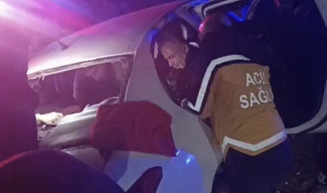 Batman-Siirt karayolunda meydana gelen trafik kazasında 3 kişi yaralandı. Kaza,