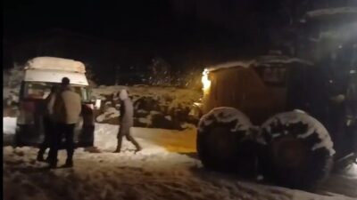 Batman’ın Sason ilçesinde kar yağışı sebebiyle mahsur kalan 10 kişi,
