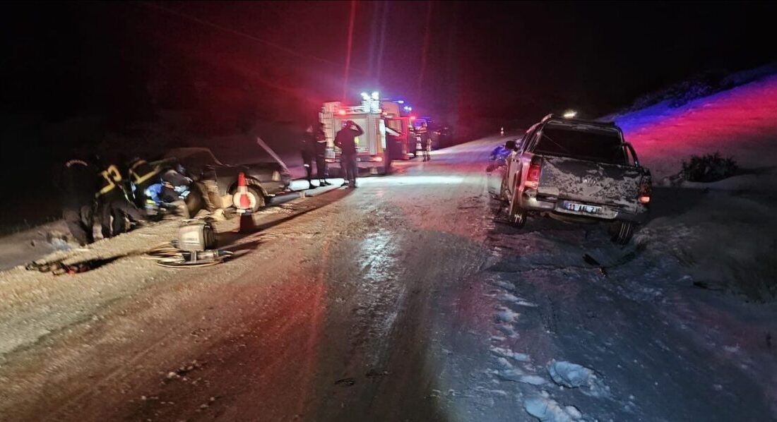 Bilecik’te yaşanan trafik kazasında 3 kişi yaralandı. Kaza, dün gece