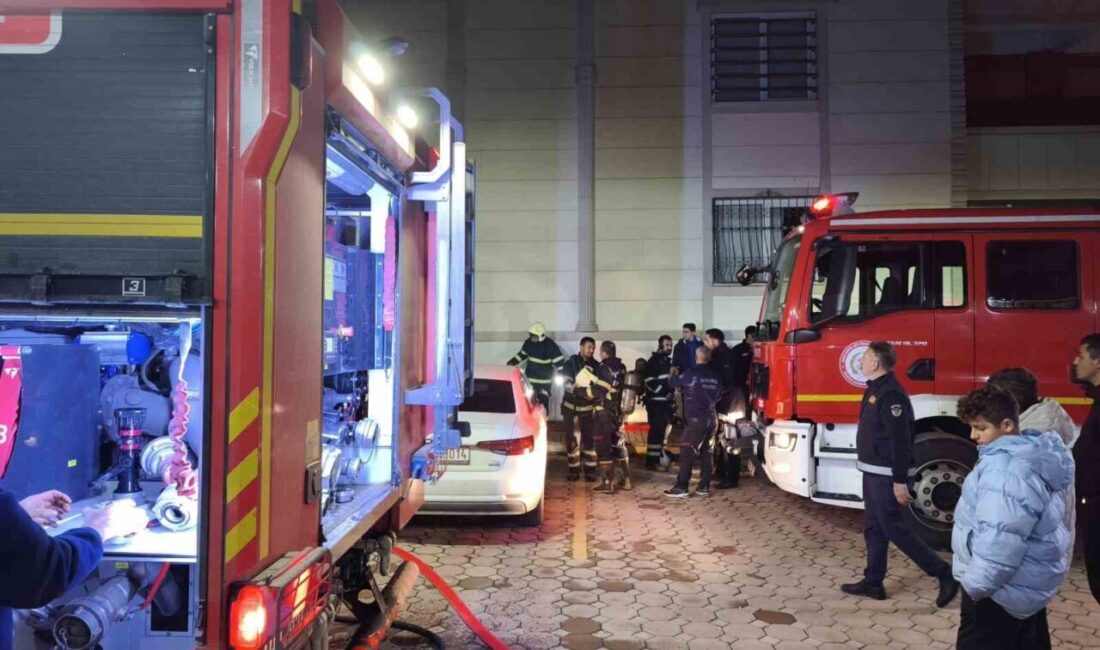 Şanlıurfa’da Atakent Mahallesi’nde bulunan 10 katlı bir binanın giriş katında
