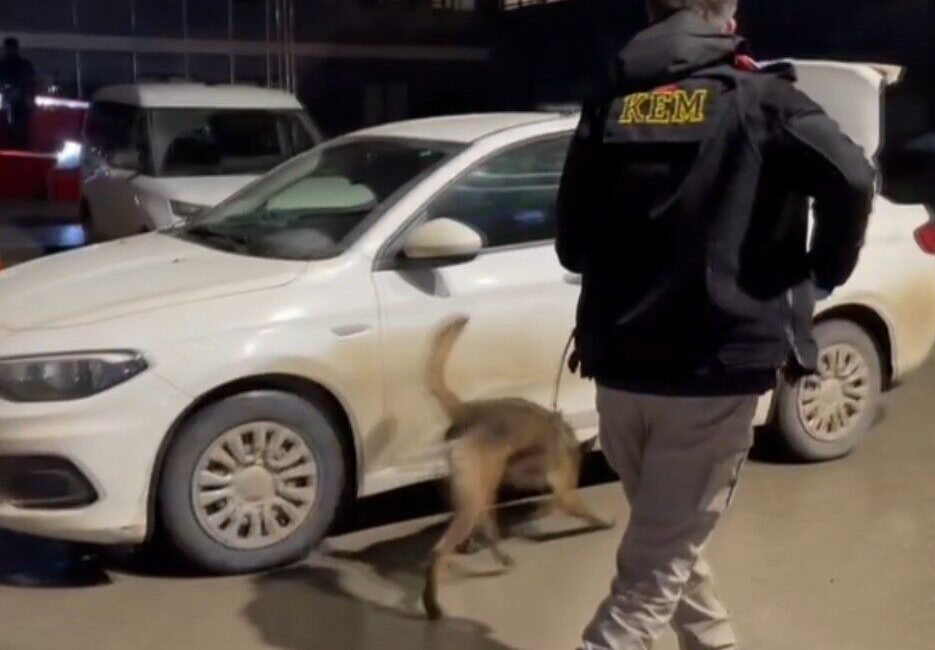Kahramanmaraş’ta polis tarafından düzenlenen bir operasyonda binlerce uyuşturucu hap ele