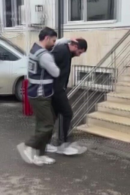 Adana’da, boşanma sürecinde olan eşinin evine zarar verdiği iddia edilen