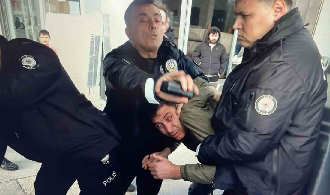 Bursa Büyükşehir Belediye Başkanı Mustafa Bozbey’e karşı dün gerçekleştirilen fiziki