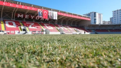 Yozgat Valisi Mehmet Ali Özkan’ın öncülüğünde başlatılan  Bozokspor Destek Kampanyası