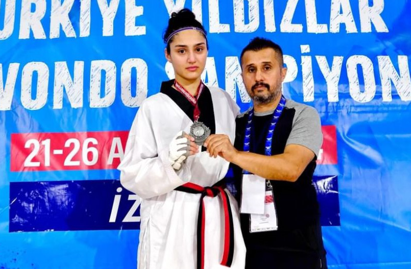 Yerköy Halk Eğitimi Merkezi Açık Lise öğrencisi ve milli sporcu