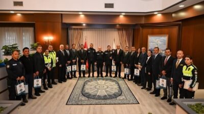 Buldan İlçe Emniyet Müdürlüğü’nde görev yapan başarılı polis şefleri, özel