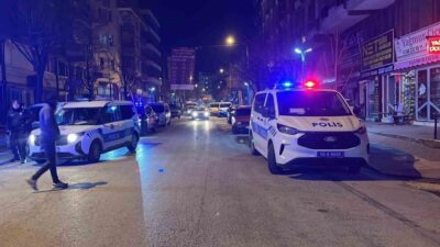 Burdur’da bir eğlence mekanında yaşanan kavgada bir kişi bıçaklandı ve