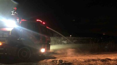 Bucak ilçesine bağlı Kestel köyünde sazlık alanda meydana gelen yangın,