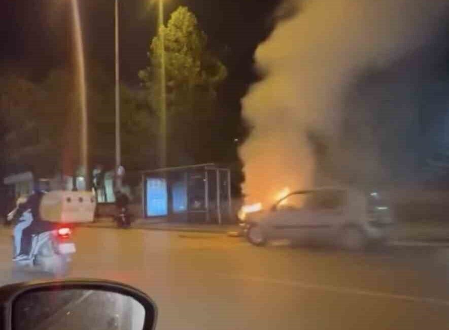 Bursa’nın Osmangazi ilçesinde, Merinos Kavşağı’nda seyir halinde olan bir araç,