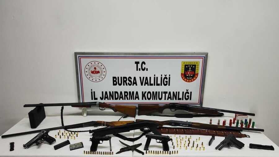 Bursa’nın İznik ilçesinde Jandarma tarafından gerçekleştirilen operasyonda önemli miktarda ruhsatsız