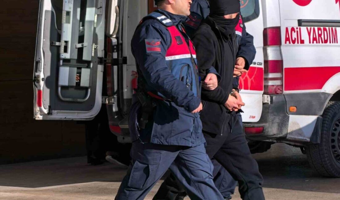 Bursa’nın İnegöl ilçesinde bir cezaevinden kaçan ve tekel bayisine silahla