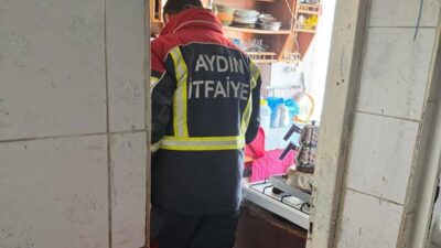 Aydın’ın Efeler ilçesindeki bir evde çamaşır makinesinin elektrik kablosunun alev